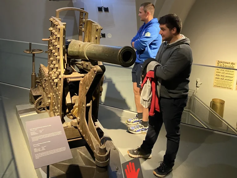 Razgledavanje muzeja prvog svjetskog rata nakon utakmice