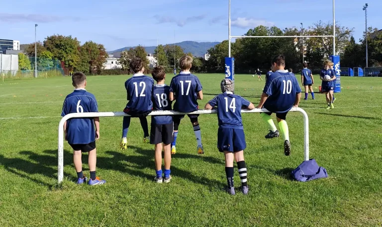 U12 igrači čekaju na ulazak u igru